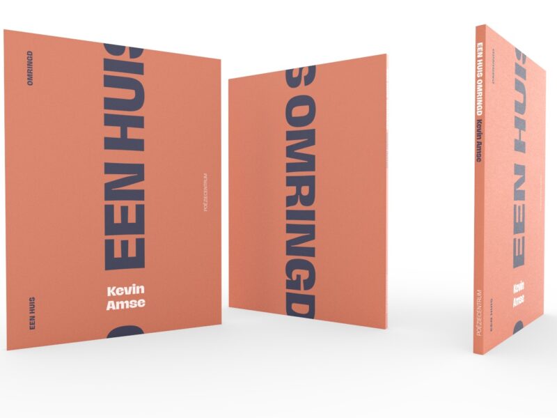 Primeur: Een huis omringd